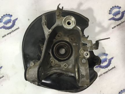 Кулак задний левый Audi A8 D4