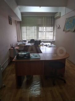 Здание, 1700 м²