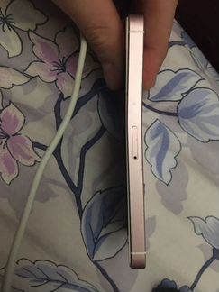 Телефон iPhone se 32gb rose gold