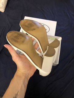 Босоножки белые Steve Madden