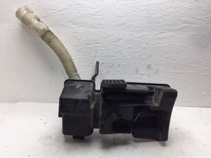 Бачок омывателя Volkswagen Tiguan 2.0 TDI 2010