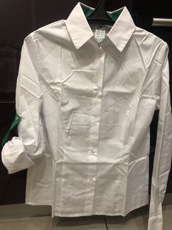 Рубашка белая новая с зелёным воротником