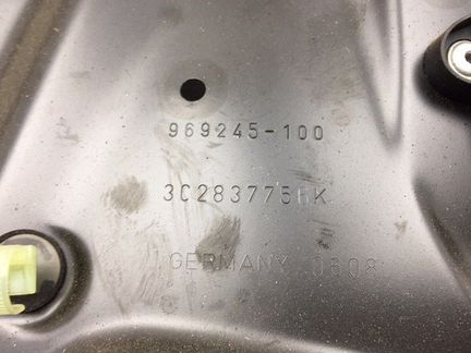 Стеклоподъемник передний правый Volkswagen Passat