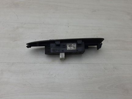 Кнопка стеклоподъемника Kia Magentis 2 MG G4KA