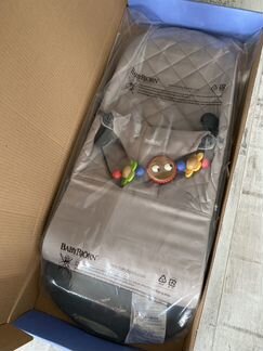 BabyBjorn Кресло-шезлонг Bliss Cotton + игрушка