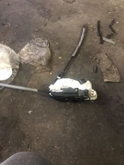 Замок Левый передний Volkswagen Tiguan