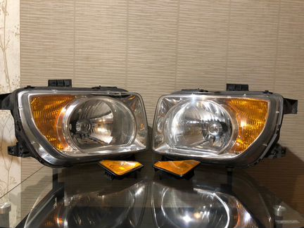 Фара передняя Honda Element 2003-2008