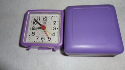 Часы-будильник