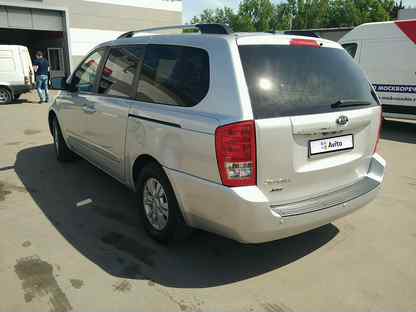 Kia Grand Carnival 2012