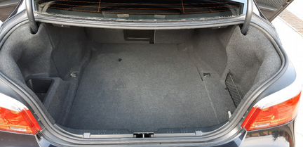 Обшика багажника комплект лоджик 7 BMW E60