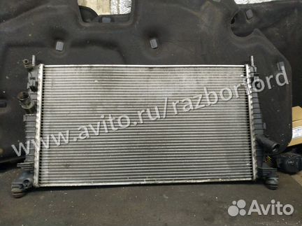 Радиатор двигателя Volvo S40