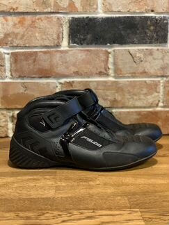 Мотоботинки