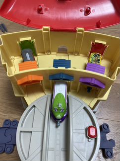 Двухэтажное депо chuggington +5 паровозиков