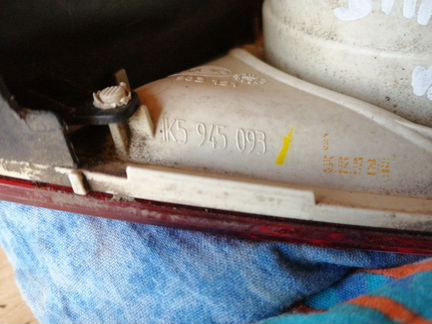 Фонарь левый в крышку багажника Джетта5 2006-2010