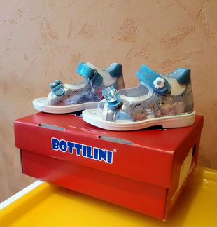 Сандалии новые Bottilini