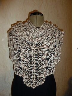 Шаль, связанная крючком