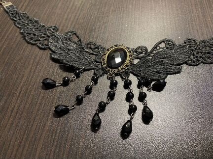 Ожерелье готическое (тканевое с камнями)