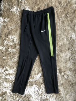 Спортивные штаны Nike
