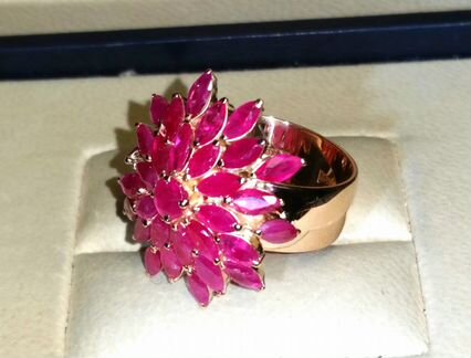 Кольцо с рубинами золотое